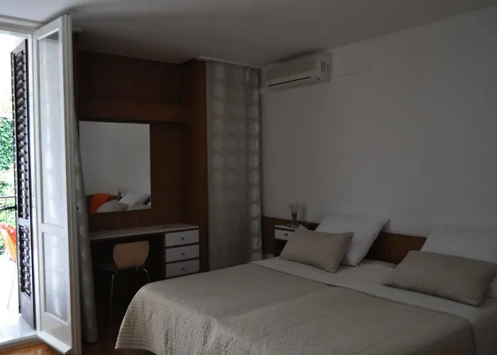 Beach Apartment In The Center Of Brela